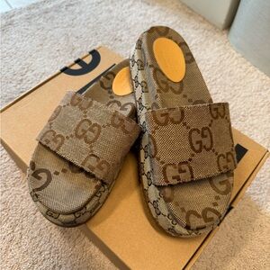 Gucci Beige GG Pattern Slides